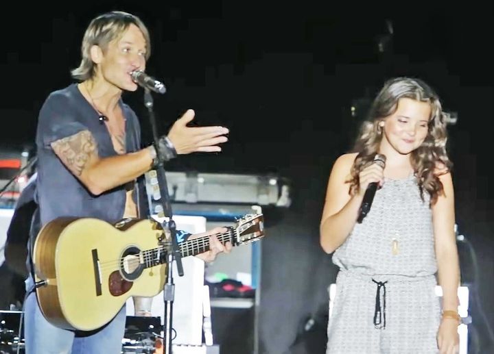 (VIDEO)The Magical Moment Keith Urban Invited An 11 Year Old Singer To Perform Infront Of 20,000 People
