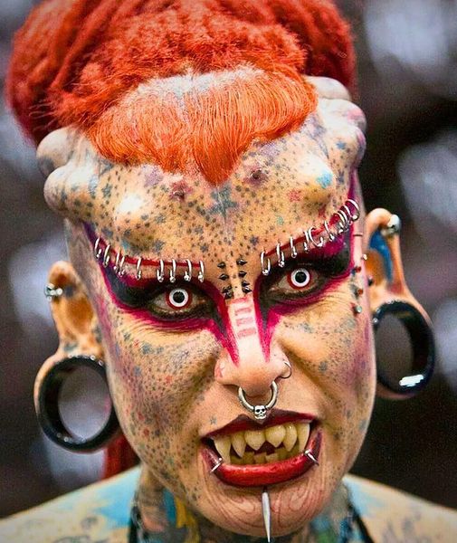 A Woman Who Became A “Vampire” By Covering Entire Body In Tattoos Issues Warning